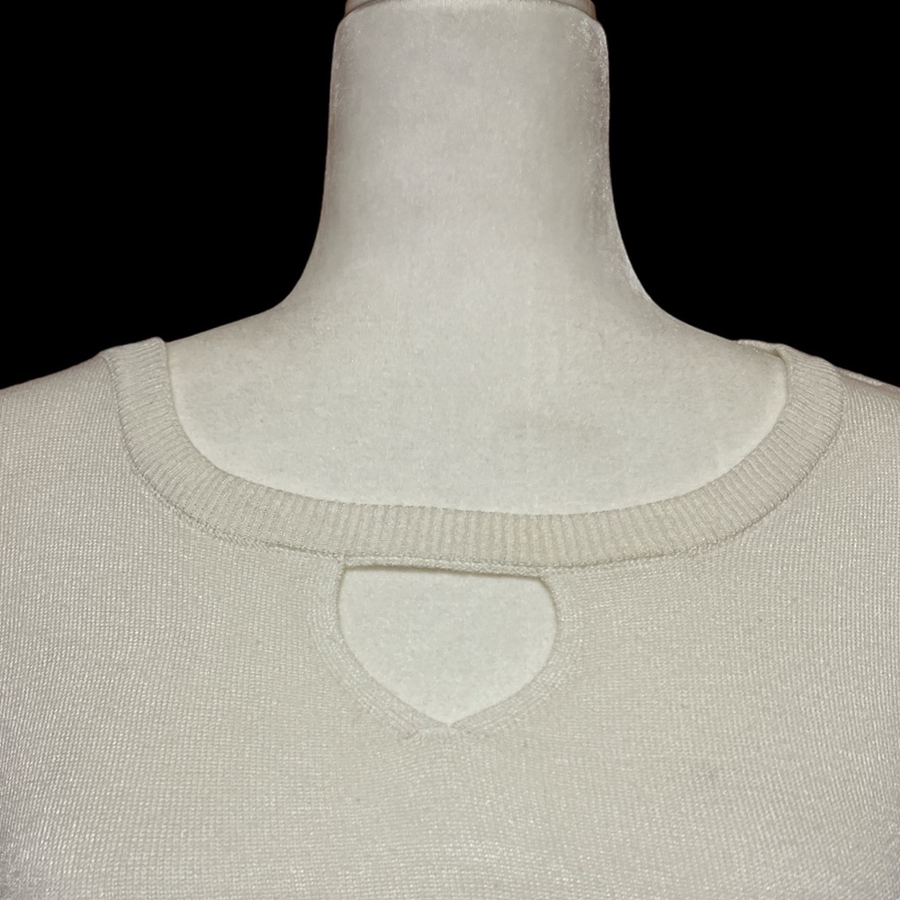 White Sweater - Picture 4 of 4